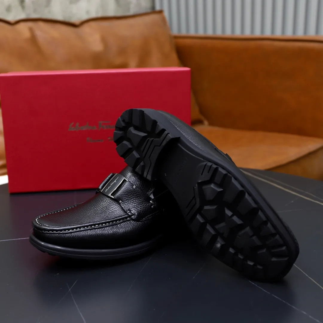 Men's shoes: 270🙅‍♂️🙅‍♂️🙅‍♂️Niuli Brand: Ferragamo Standard code: Men's code 38/44 (45 customized) Grade: Same as the official website Material: Original imported cowhide leather lining Original wear-resistant lightweight outsole Style category: Men's casual slip-on shoes Distinguished luxury brand elements top luxury Color: Actual picture color